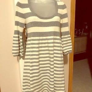 Scoop neck gray and white sweater dress